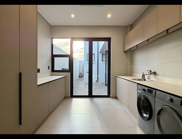 3 BEDROOM FREESTANDING FOR SALE IN SILVER LAKES